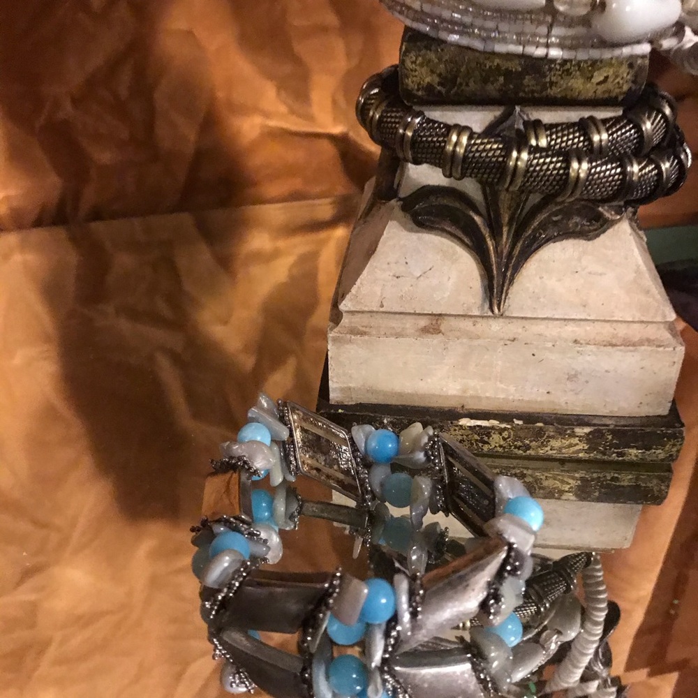 Bracelets - Picture 2 of 5